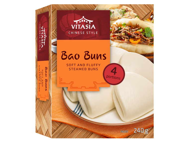 Šaldytų Bao Buns dėžutė su 4 porcijomis, su įdarytais bandelėmis fone.