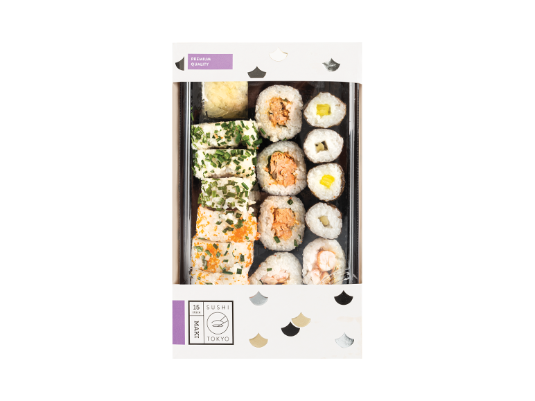 15 gabalėlių įvairių sušių rinkinys su maki ir uramaki.