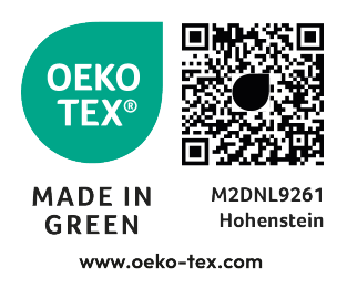 OEKO-TEX MADE IN GREEN etiketė su kodu M2DNL9261 Hohenstein ir QR kodu.