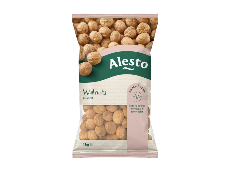Pakuotė graikinių riešutų su lukštais, su užrašu 'Walnuts in shell' ir '1kg e'.