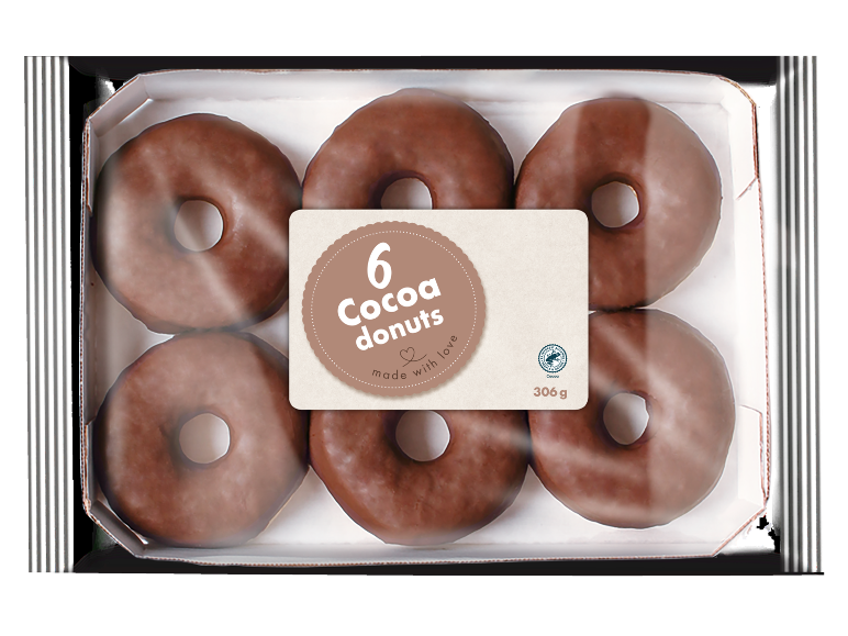 Pakuotė su 6 kakavos spurgomis su šokoladiniu glaistu, su etikete „6 Cocoa donuts made with love“.