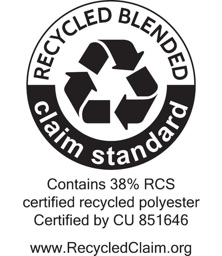 Recycled Blended Claim Standard antspaudas: Sudėtyje yra 38% RCS sertifikuoto perdirbto poliesterio, sertifikuota CU 851646.