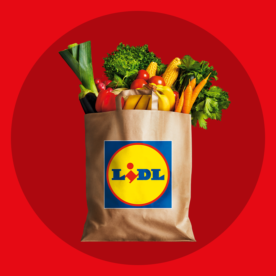 Popierinis pirkinių maišelis su šviežiomis daržovėmis ir vaisiais, su „Lidl“ logotipu.