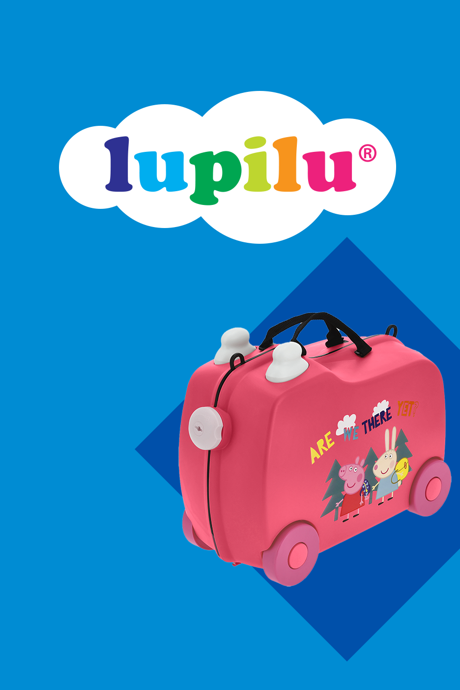Rožinis vaikiškas lagaminas su Peppa Pig personažais ir užrašu „ARE WE THERE YET?“ mėlyname fone.