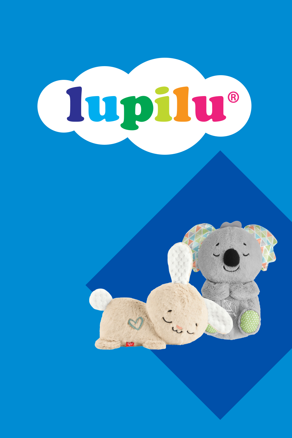 Mėlynas fonas su baltu debesėliu, kuriame yra spalvingas logotipas ir du pliušiniai žaislai: triušis ir koala.