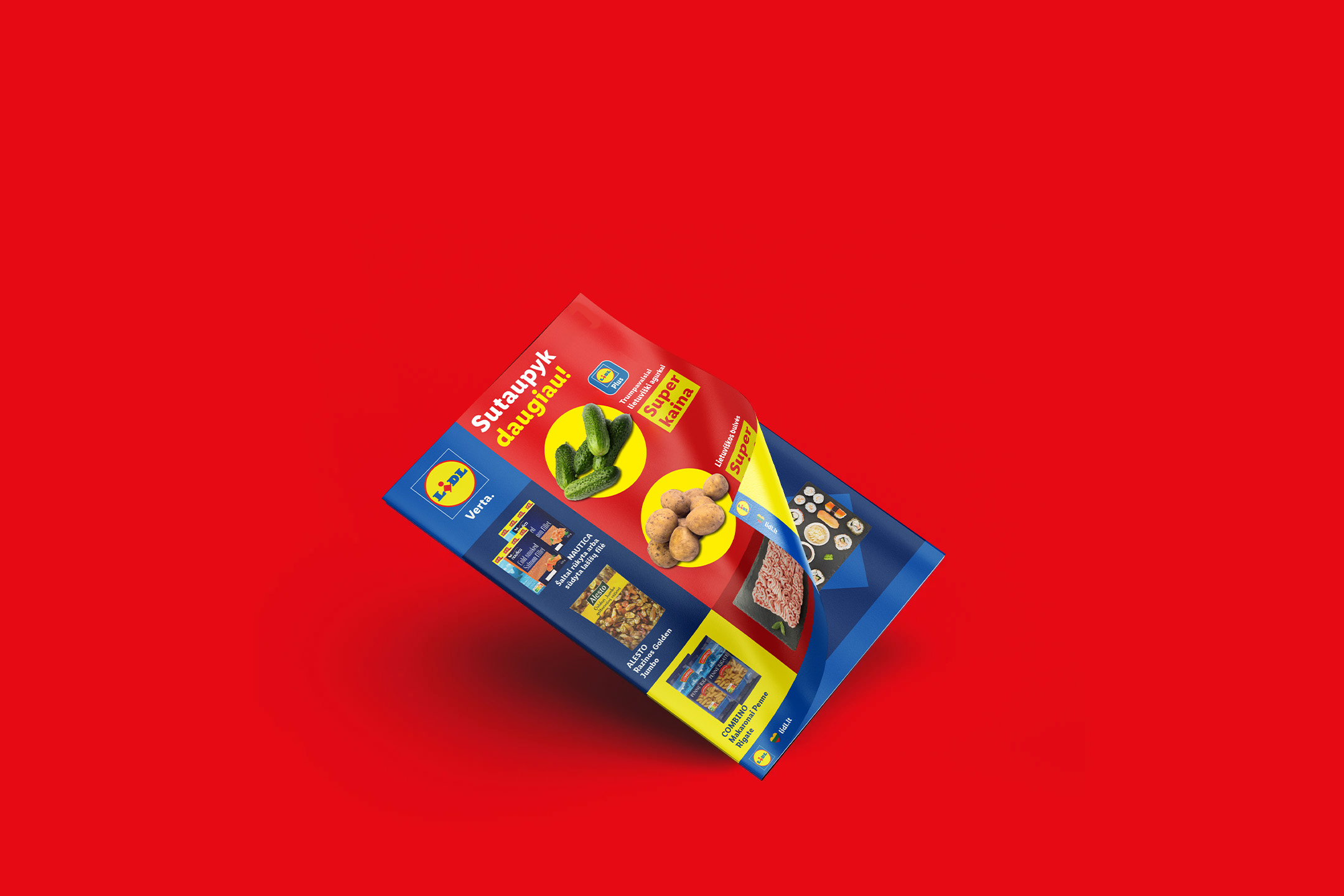 Lidl reklaminis lankstinukas su agurkais, bulvėmis, lašišos filė, makaronais ir razinomis. Tekstas: „Sutaupyk daugiau! Super kaina“.