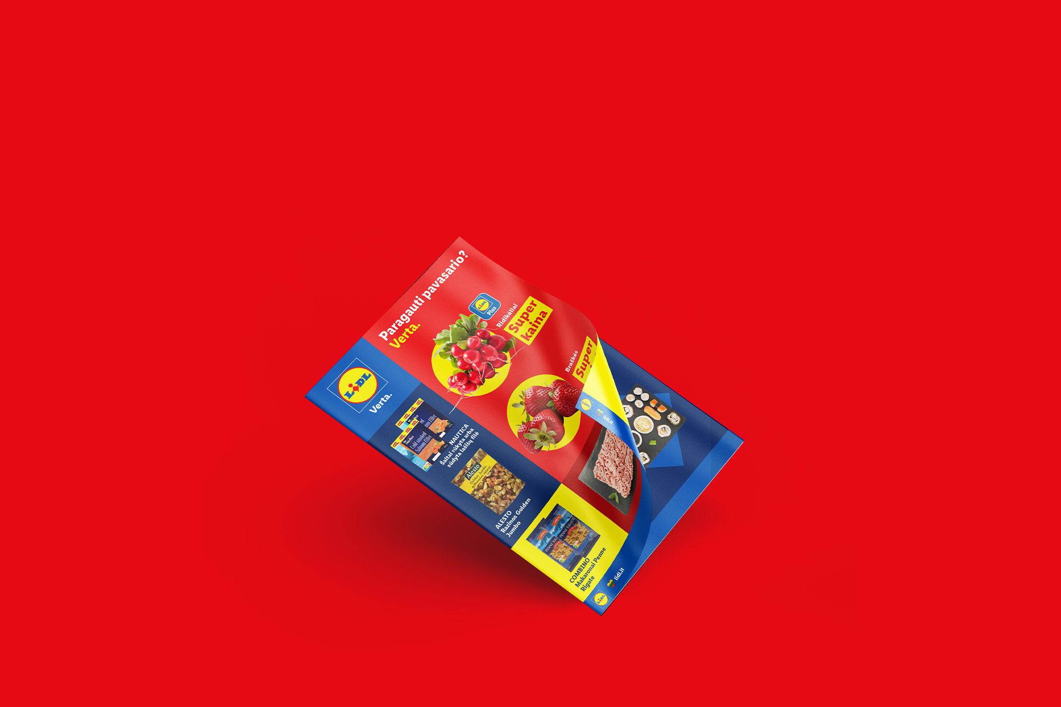 Lankstinukas su pavasario gėrybėmis: ridikėliais, braškėmis, lašiša, riešutais ir makaronais.