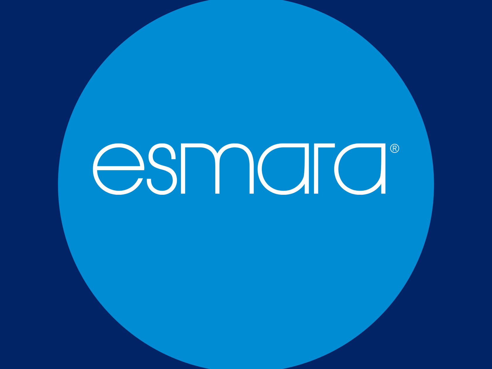'Esmara' prekės ženklo logotipas mėlyname apskritime.